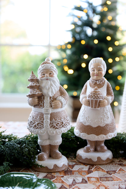 PIPED GINGERBREAD SANTA WITH TREE