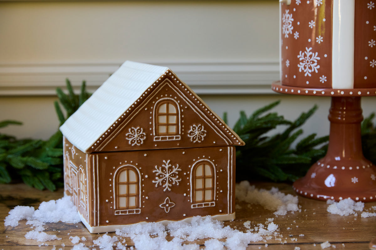 Ceramic Gingerbread House Cookie Jar – Holly & Ivy