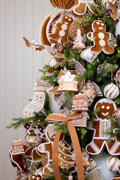 Ginger and Spice Ornament Package - 5.5FT - 6FT