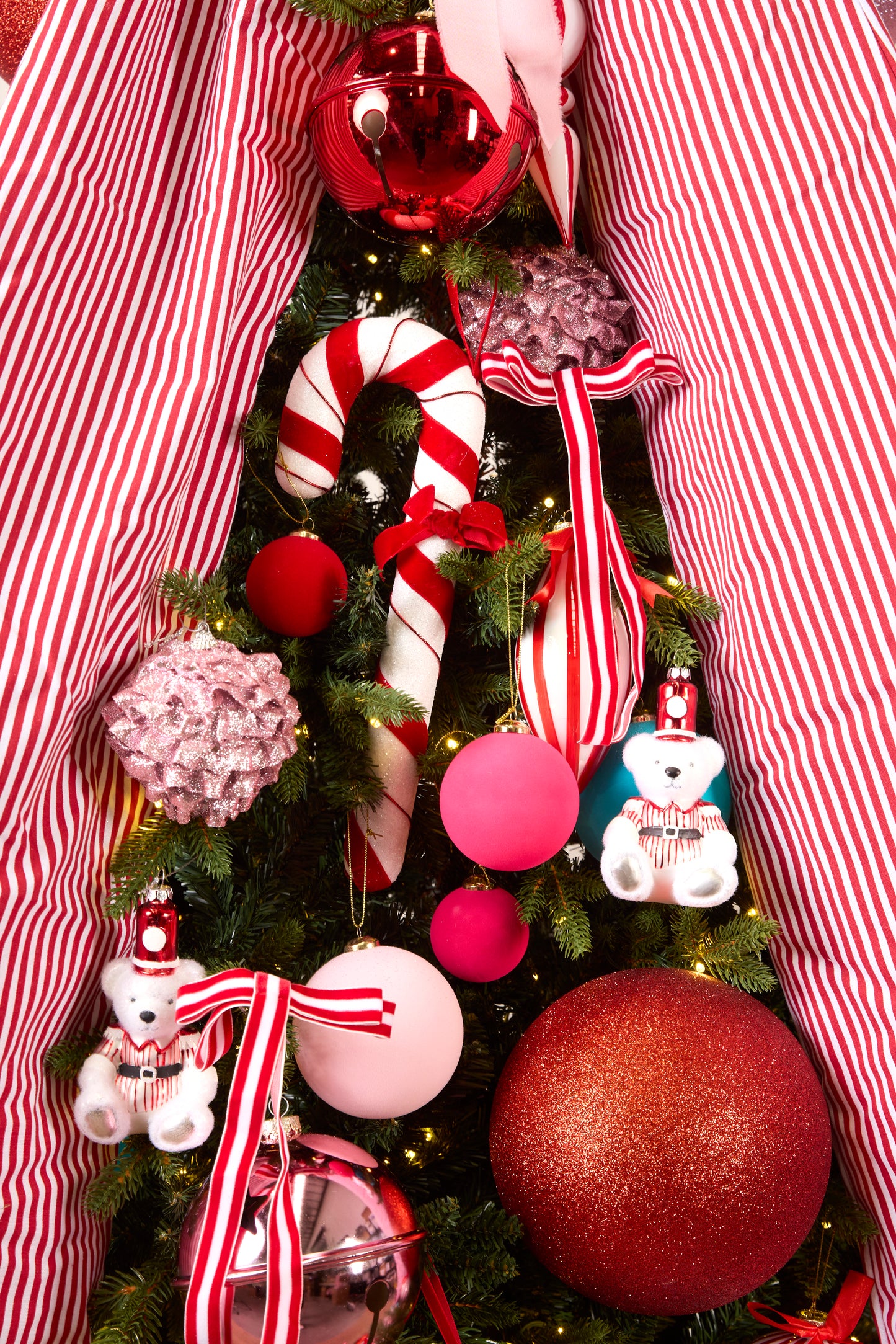 SUGARPLUM VILLAGE ORNAMENT PACKAGE - 7.5FT / 8FT