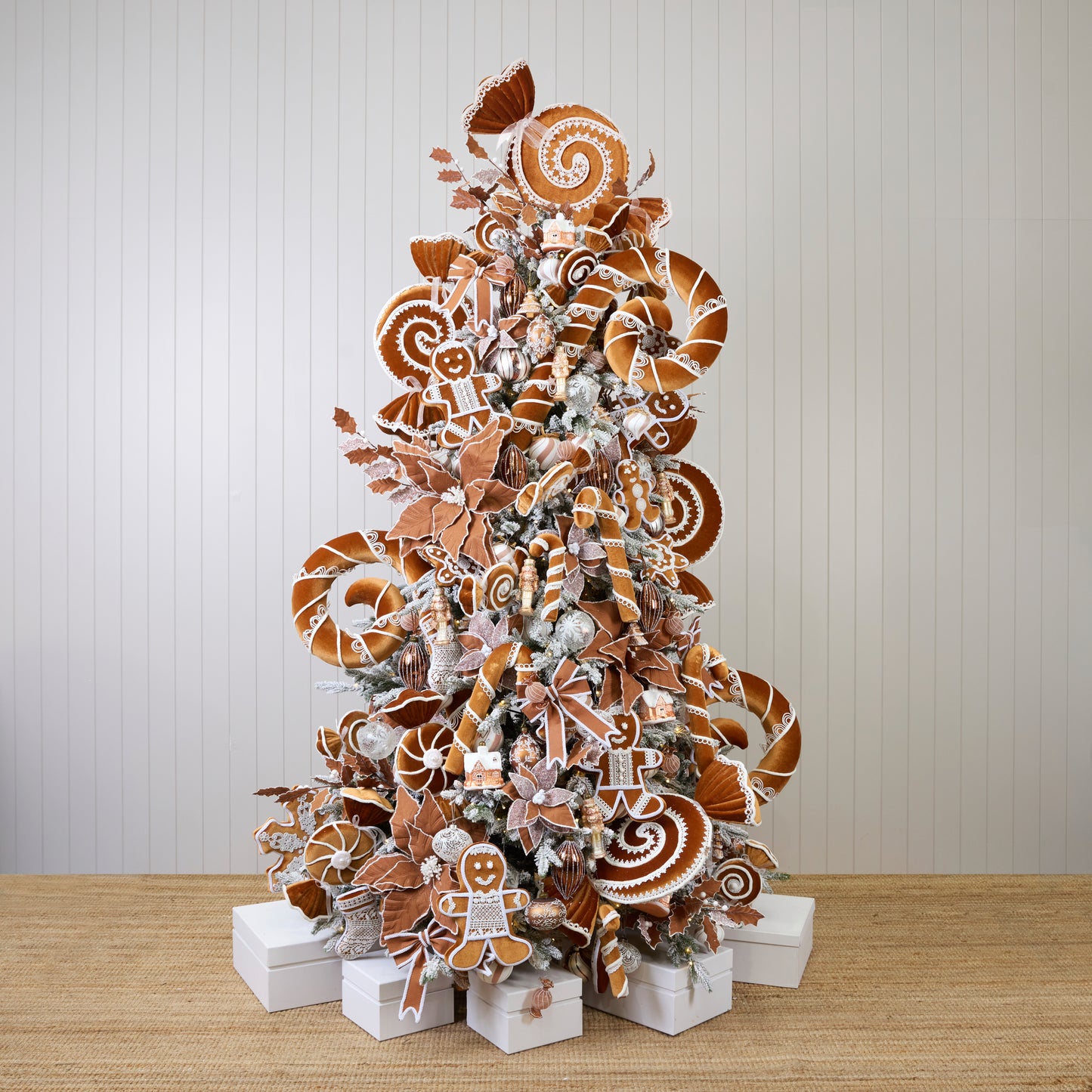 GINGERBREAD ORNAMENT PACKAGE - 7.5FT / 8FT