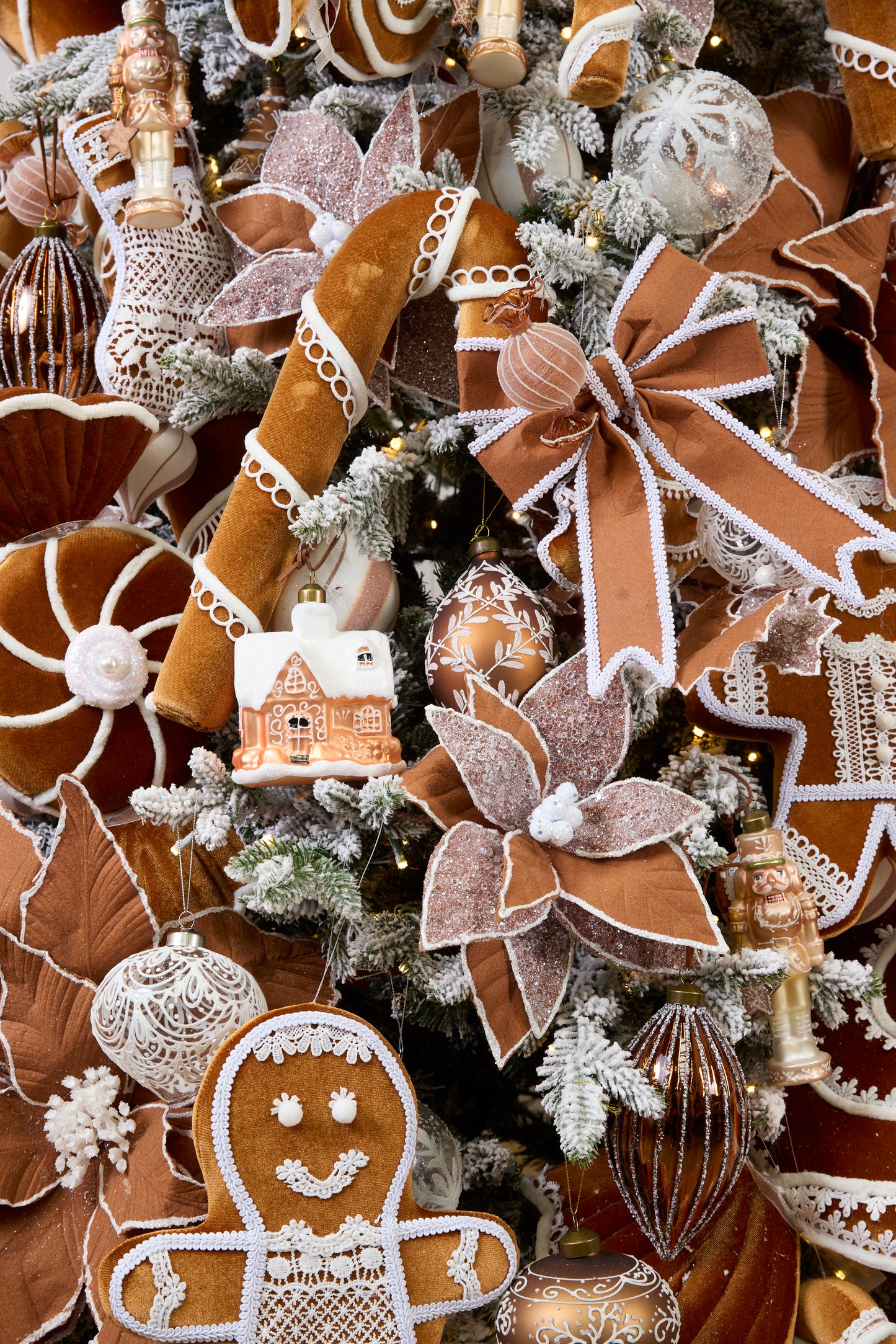 GINGERBREAD ORNAMENT PACKAGE - 7.5FT / 8FT