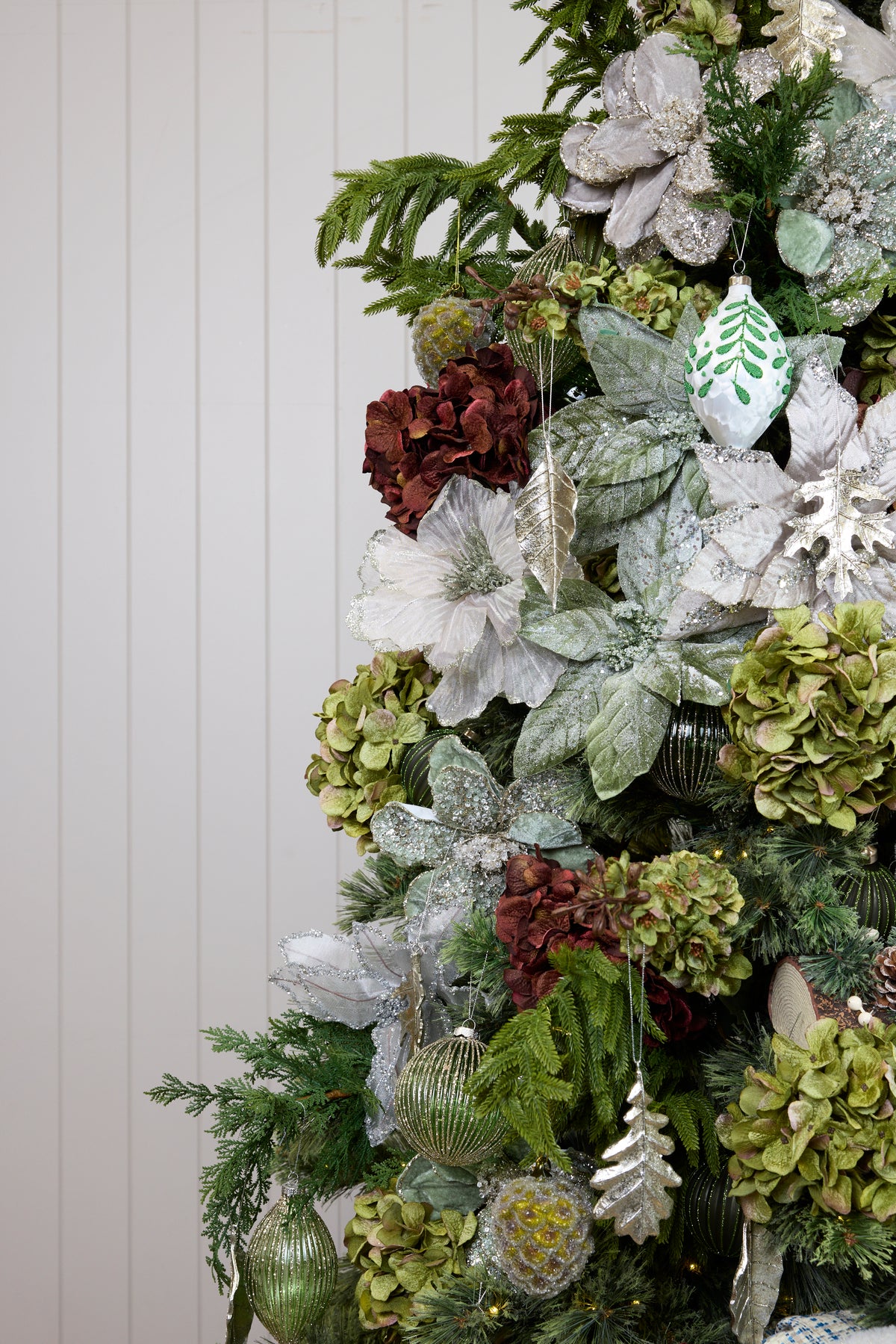 Silverwood Spruce Ornament Package - 5.5FT - 6FT