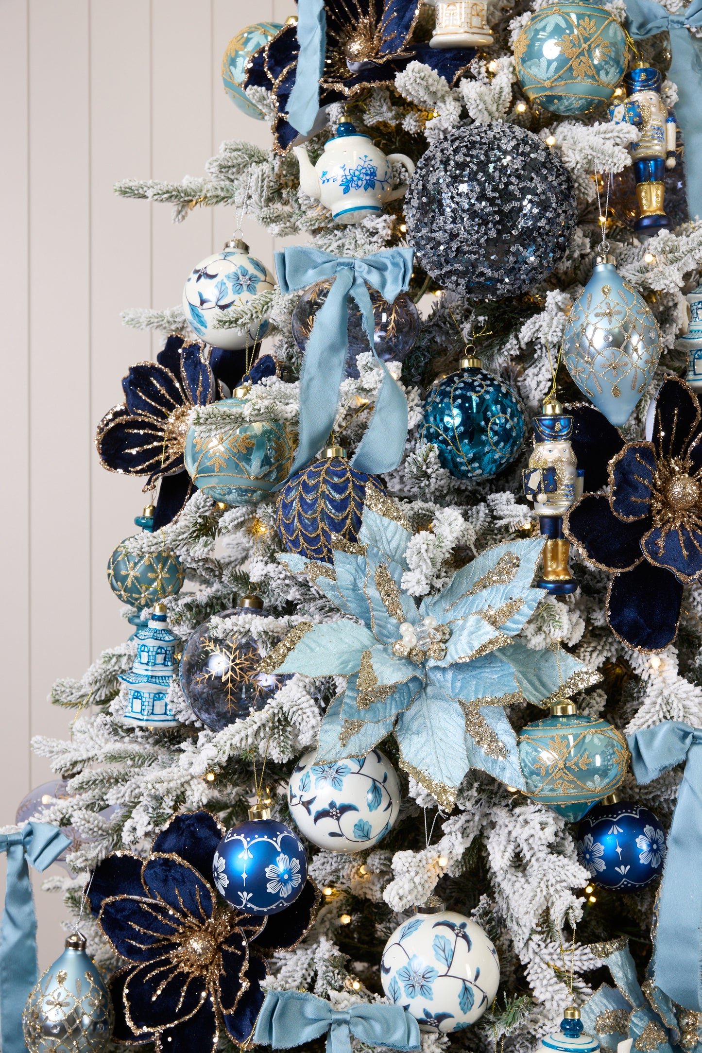 DECEMBER FROST ORNAMENT PACKAGE - 5.5FT / 6FT