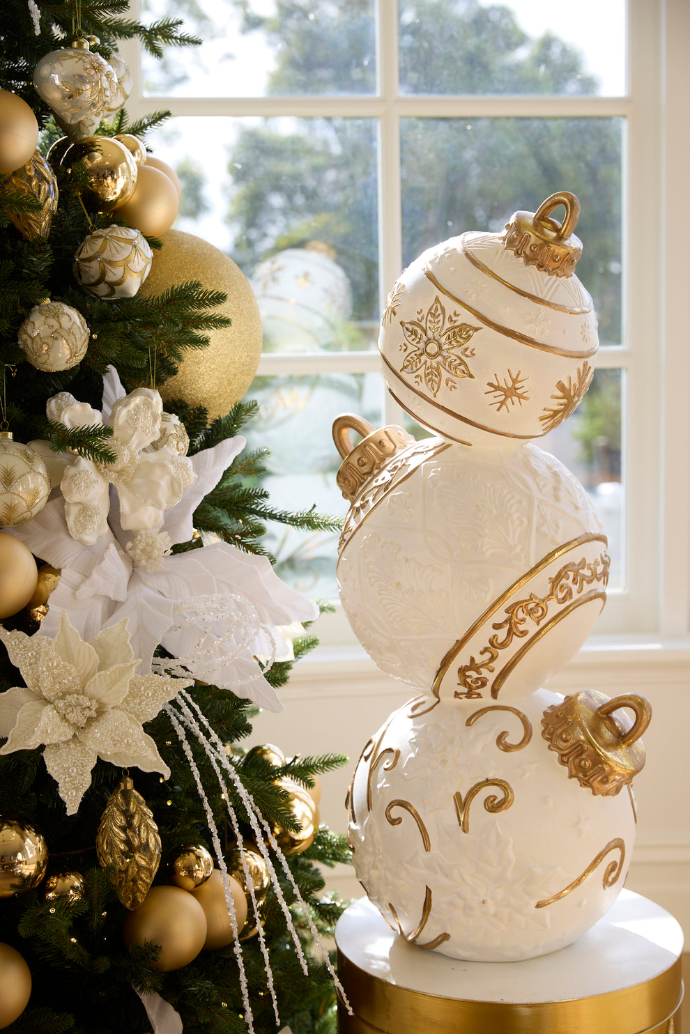 Bauble Stack 92 CM WHITE AND GOLD SNOWFLAKE BAUBLE STACK – Holly & Ivy