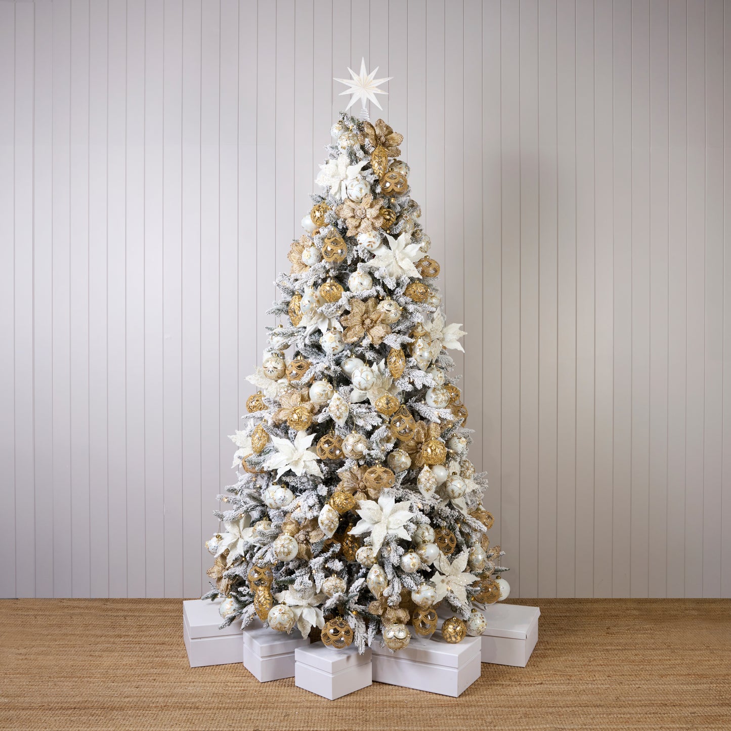 JOYEUX NOEL ORNAMENT PACKAGE - 5.5FT / 6FT