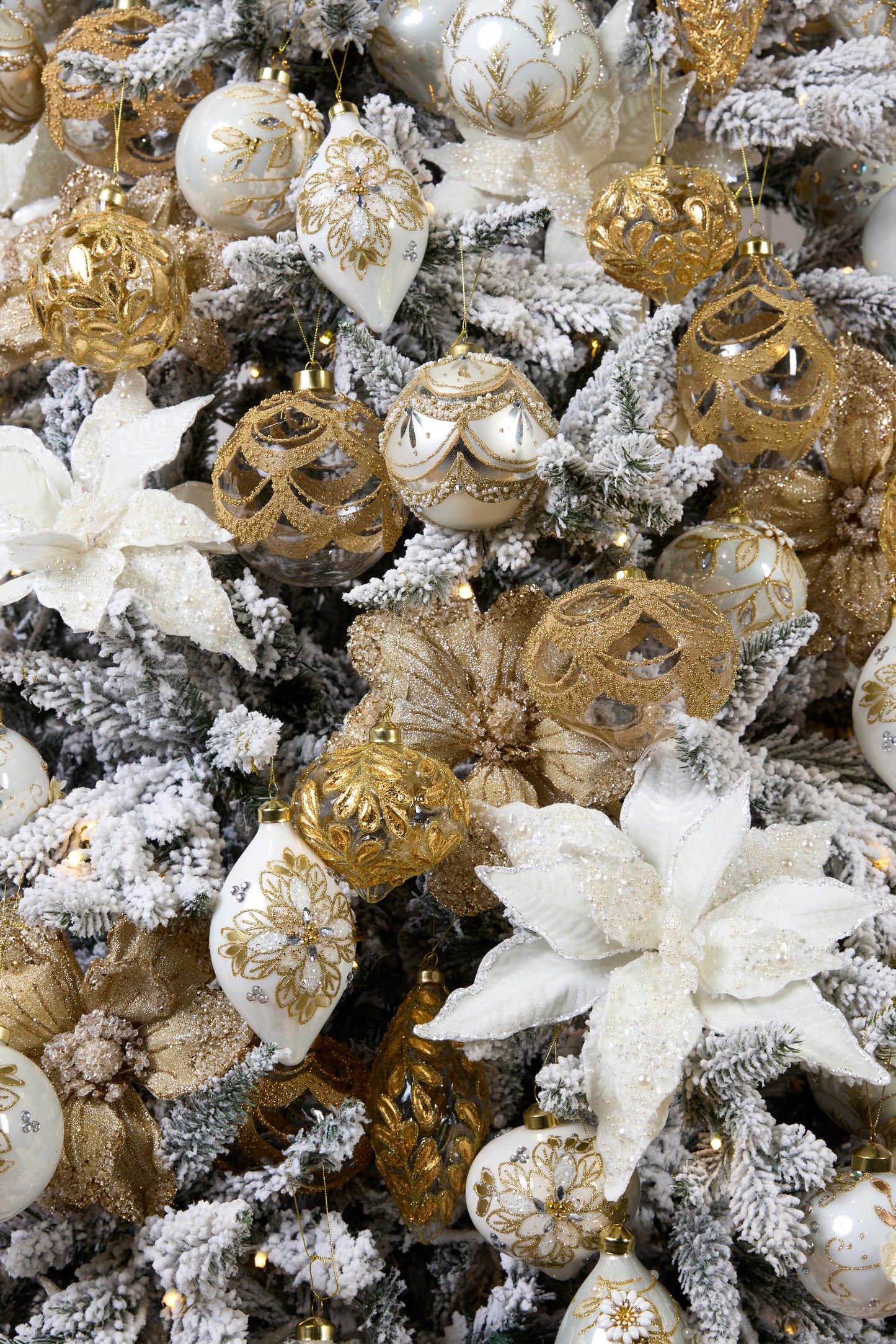 JOYEUX NOEL ORNAMENT PACKAGE - 7.5FT / 8FT