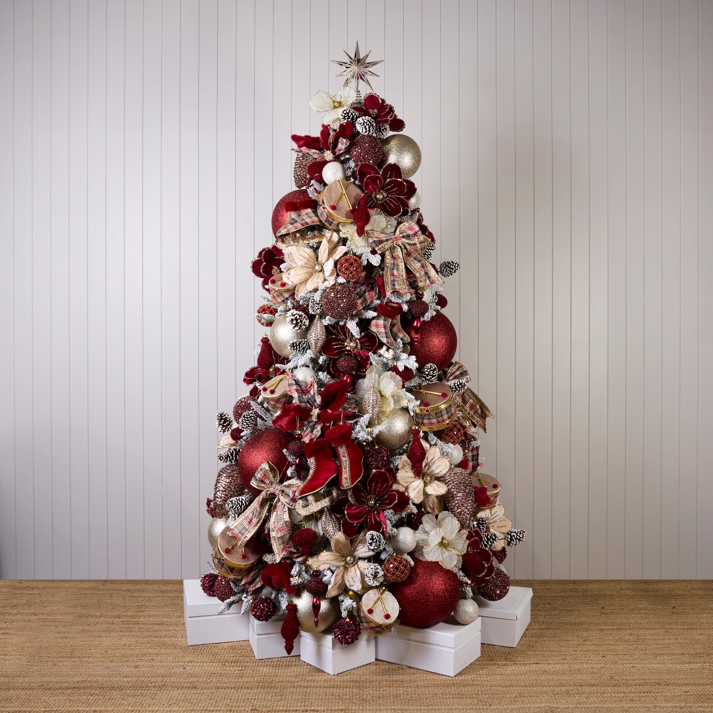 VANILLA BERRY LODGE ORNAMENT PACKAGE - 7.5FT / 8FT