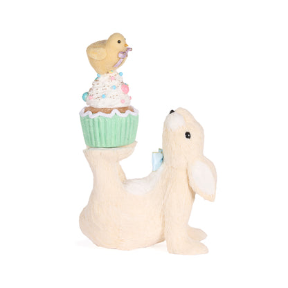 CANDY BUNNY BALANCING CUPCAKE