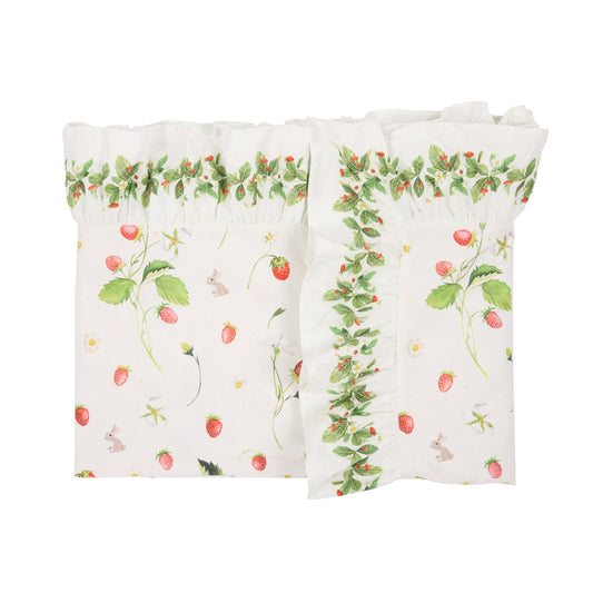 STRAWBERRY COTTAGE COTTON TABLECLOTH