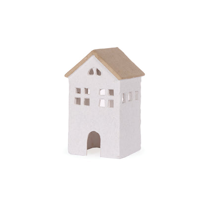 SMALL RUSTIC COTTAGE