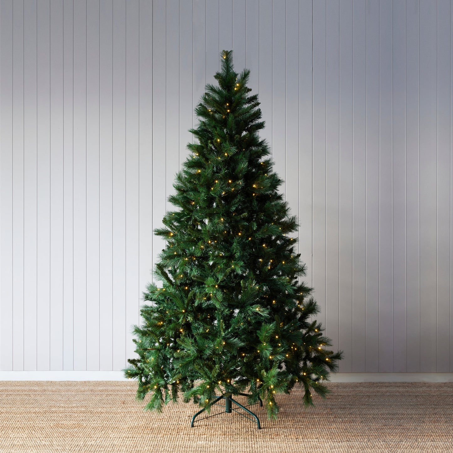 Douglas Fir Green Tree 7.5Ft - 420 Led