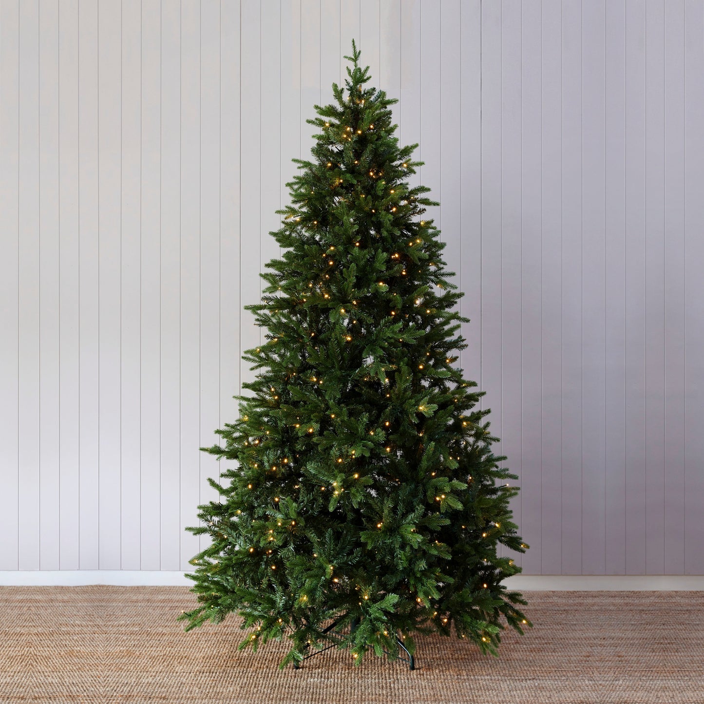 8 Ft Evergreen Green Tree - 560 Led