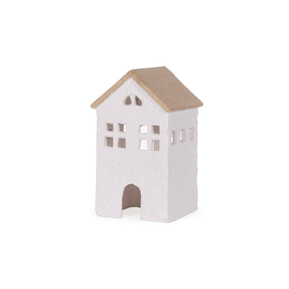 SMALL RUSTIC COTTAGE