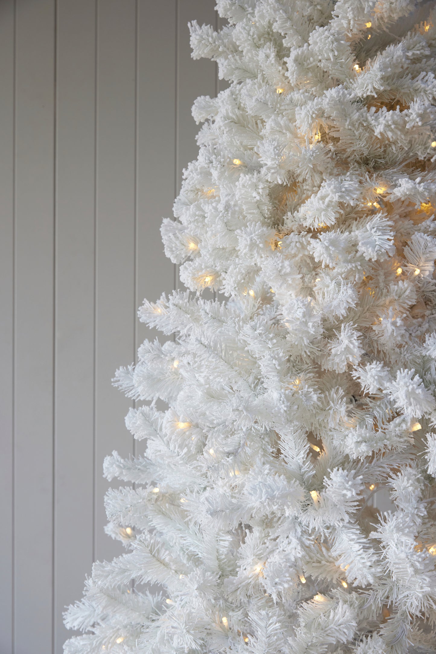 Alaskan Fir Snow Tree White 7.5Ft - 450 Led