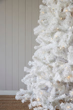 Load image into Gallery viewer, Alaskan Fir Snow Tree White 7.5Ft - 450 Led
