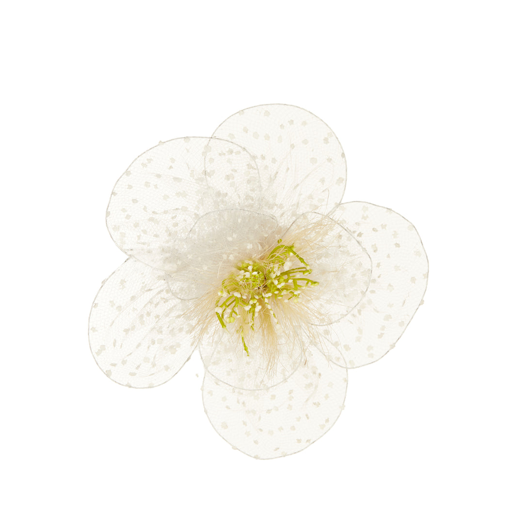 Petal Flower Clip Ivory