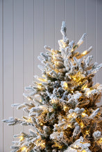 Load image into Gallery viewer, 5.5 Ft Norwegian Pine Snow Tree - 420 Led
