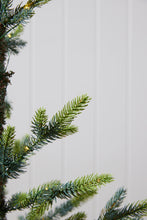 Load image into Gallery viewer, Potted Alpine Spruce 3.5Ft - 80 Led

